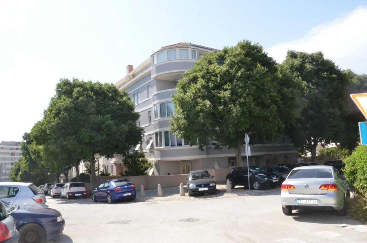 Beach Apartment Sweet Dora Split Exterior photo